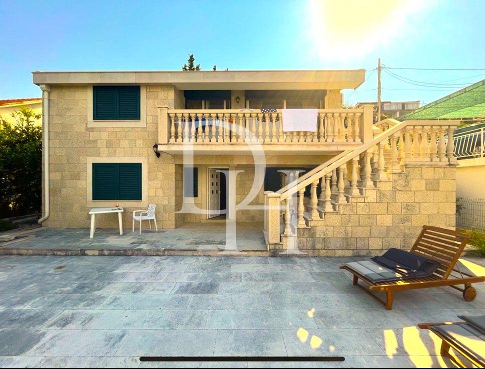 Дом / Вилла, Черногория, О. Тиват, Крашичи, 339 000 € фото 1