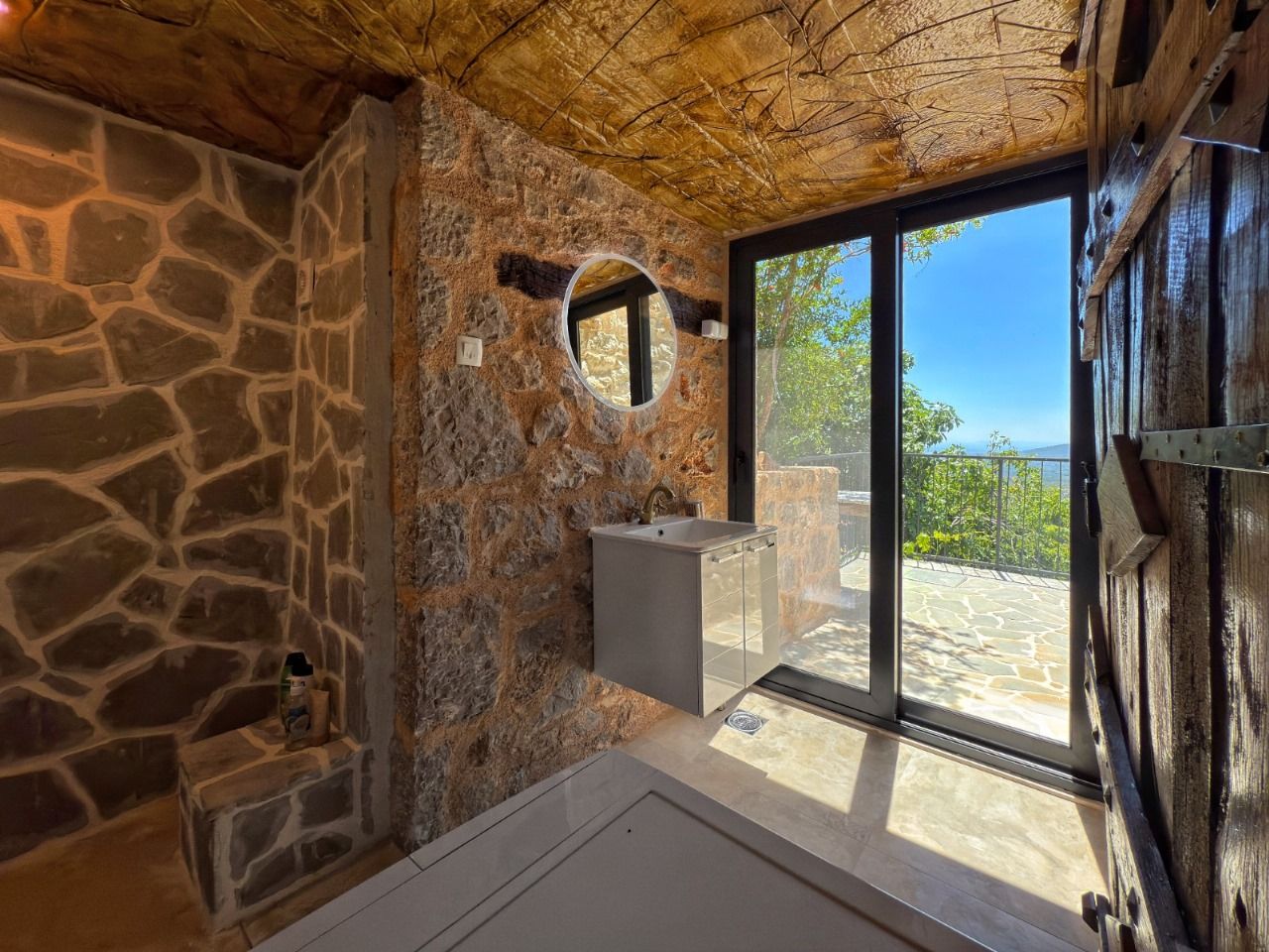 Дом / Вилла, Черногория, О. Бар, Добра вода, 220 000 € фото 11