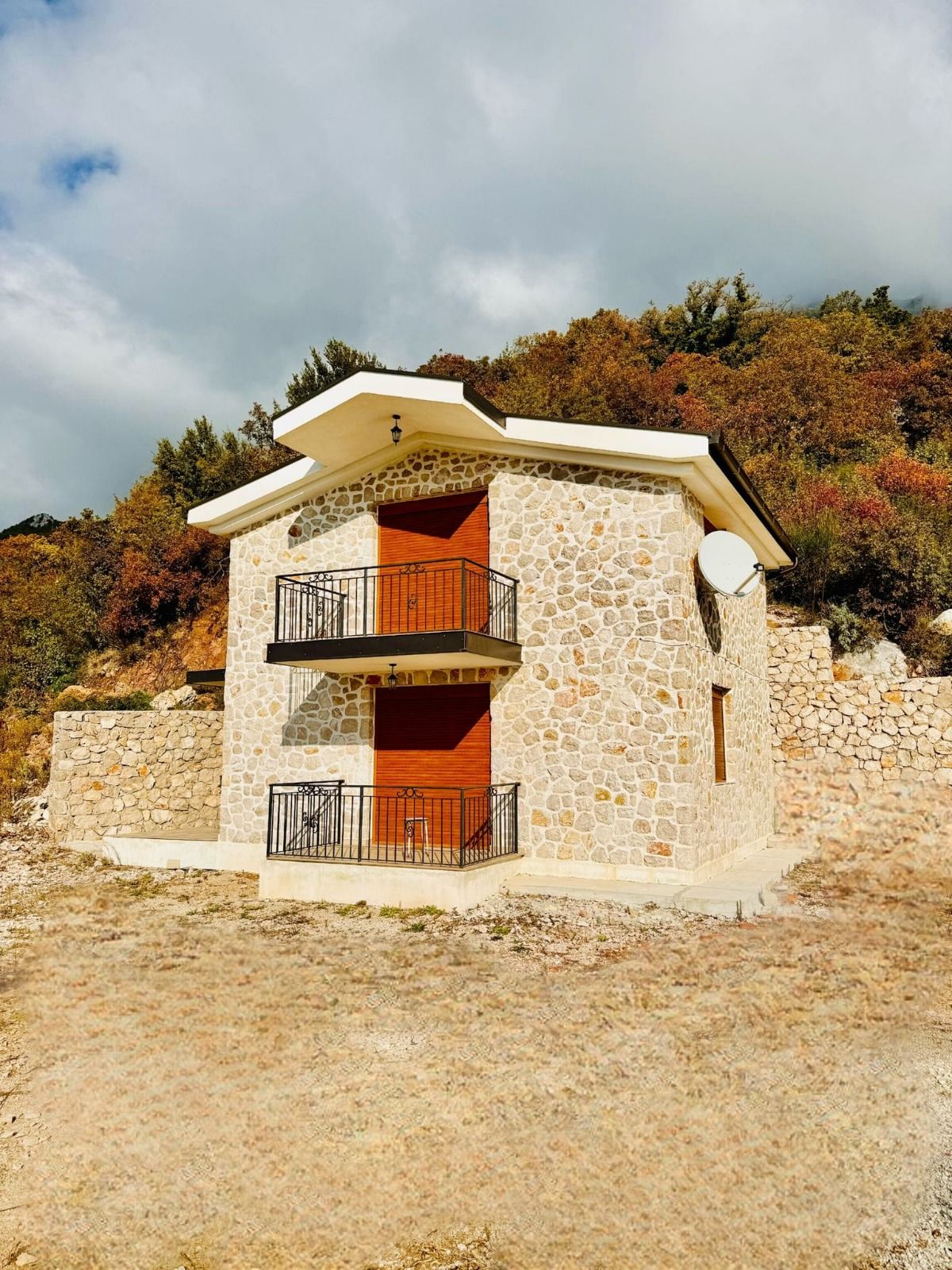 Дом / Коттедж, Черногория, О. Бар, Добра вода, 270 000 € фото 3