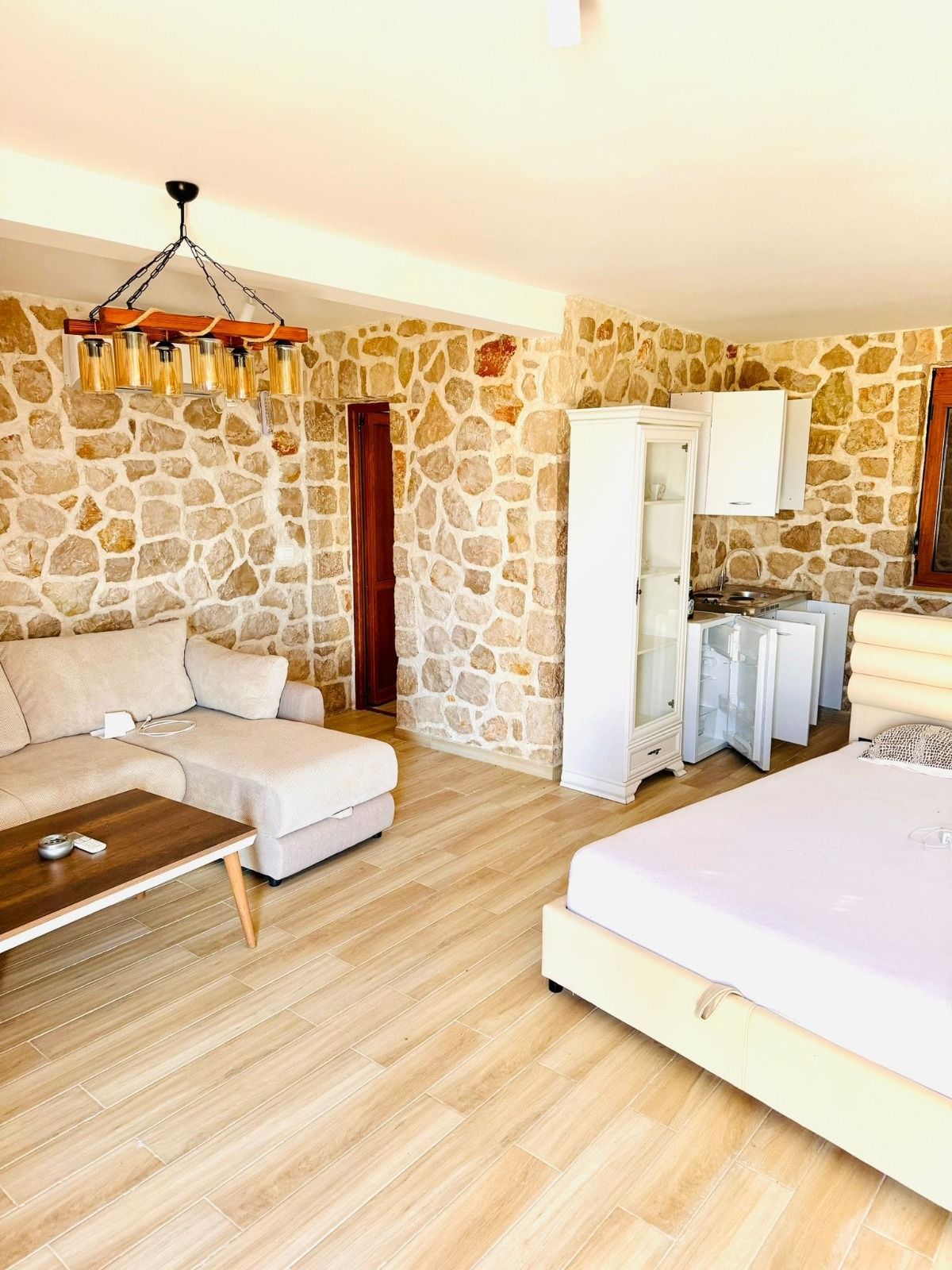 Дом / Коттедж, Черногория, О. Бар, Добра вода, 270 000 € фото 9