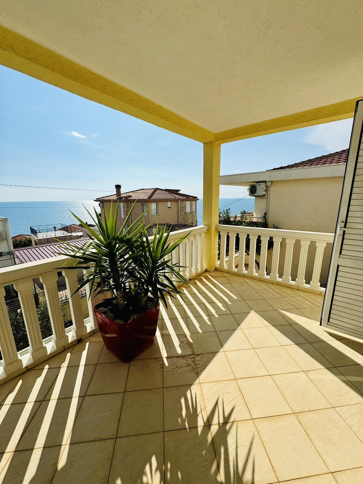 Дом / Коттедж, Черногория, О. Бар, Добра вода, 340 000 € фото 2