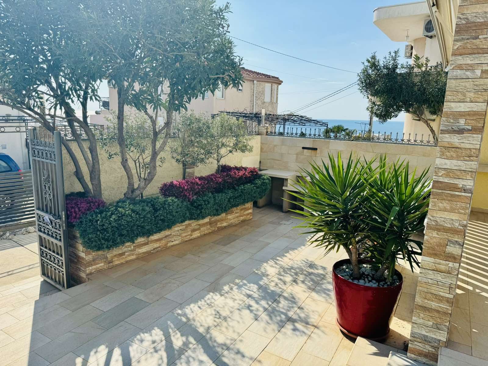 Дом / Вилла, Черногория, О. Бар, Бар, 340 000 € фото 1