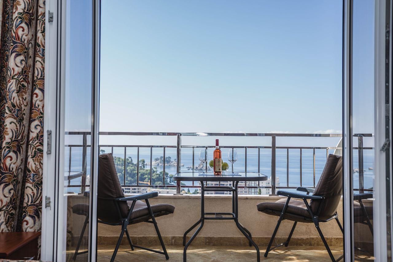 Апартаменты, Черногория, О. Будва, Петровац, 135 000 € фото 1