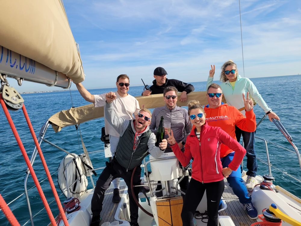 Аренда яхты для встречи друзей в Барселоне - Ref: 6134 фото 2