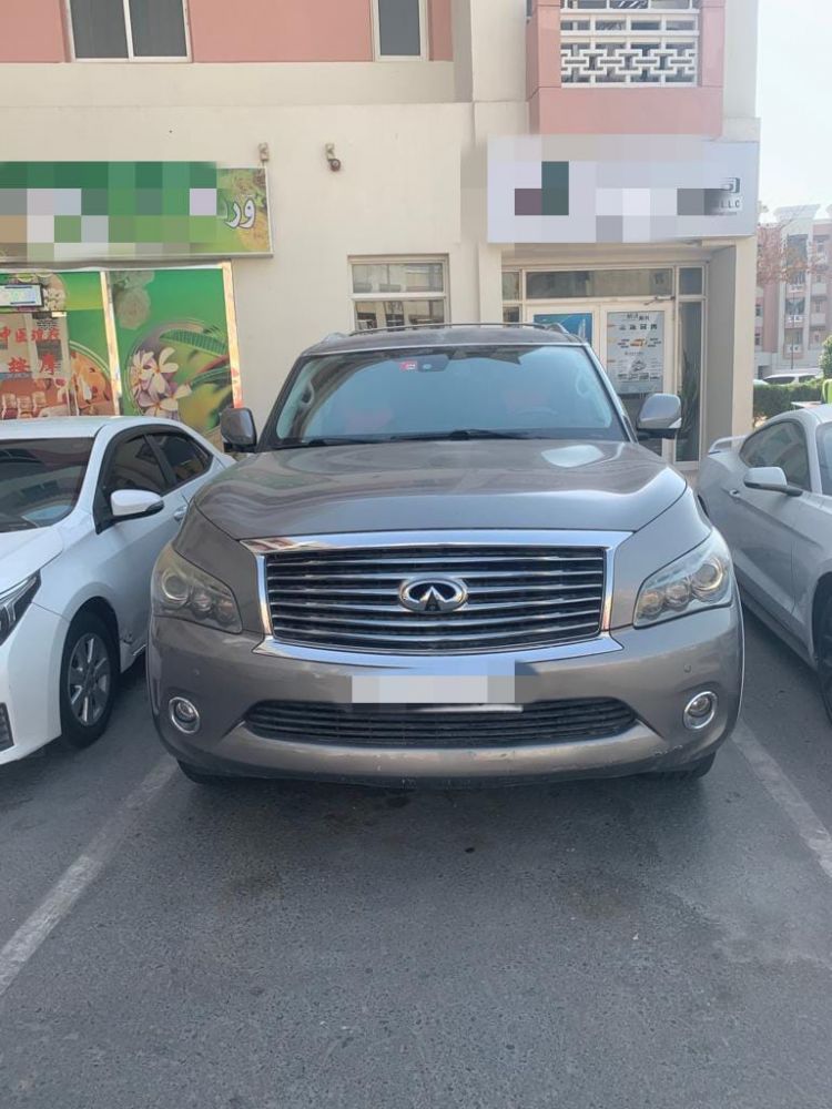 infiniti Qx56 w Dubaju - 35000Dh - Ref: 7682 zdjęcia 1