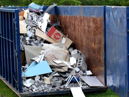 Removal of construction debris for disposal (ID:7672)