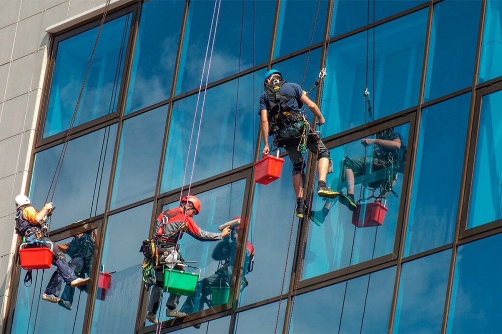 Мытье окон, фасадов альпинистами в Анталии - Ref: 7785 фото 1