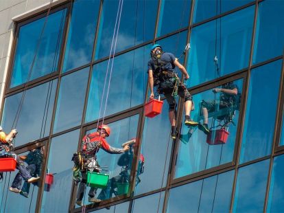 Washing windows, facades by climbers (ID:7785)