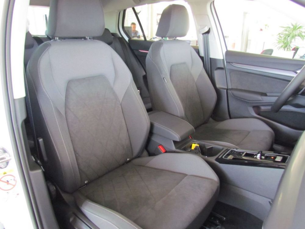 Volkswagen Golf VIII Style Plus от владельца в Валенсии - 32980€ - Ref: 7798 фото 3