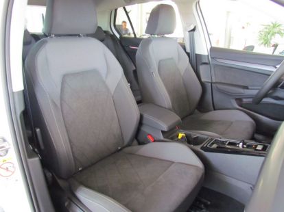 Volkswagen Golf VIII Style Plus от владельца в Валенсии - 32980€ - Ref: 7798 фото 3