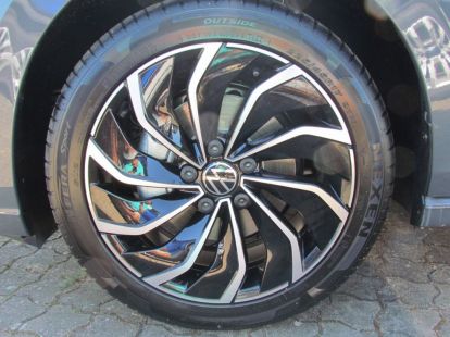 Volkswagen Golf VIII Style Plus от владельца в Валенсии - 32980€ - Ref: 7798 фото 4