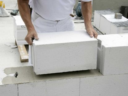 Construction of walls from blocks (ID:7828)