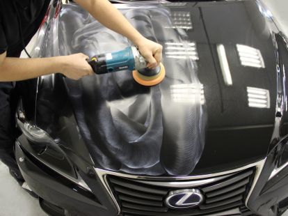 Polishing the car body (ID:7872)