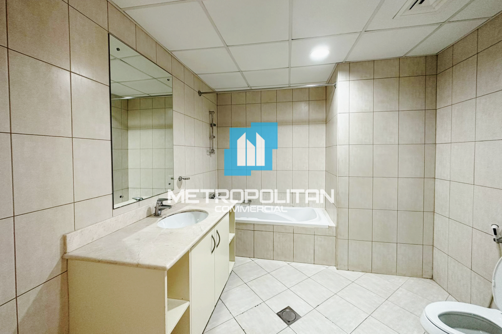 Der größere Grundriss mit zusätzlichem Zimmer und 2 Balkonen in Dubai - 120000Dh - Ref: 8173 foto 12