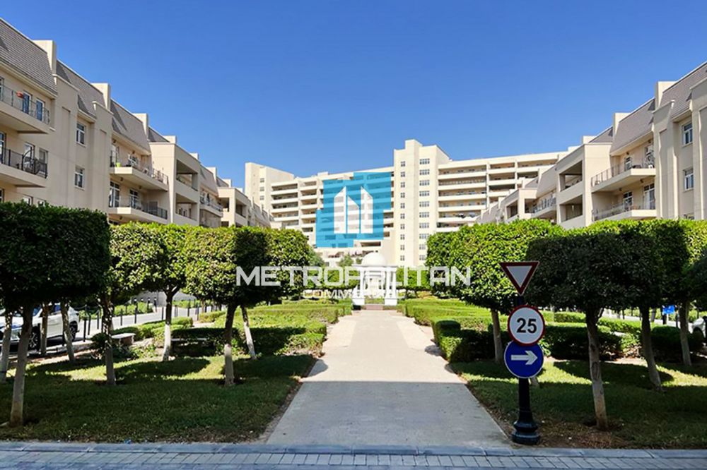 Der größere Grundriss mit zusätzlichem Zimmer und 2 Balkonen in Dubai - 120000Dh - Ref: 8173 foto 1
