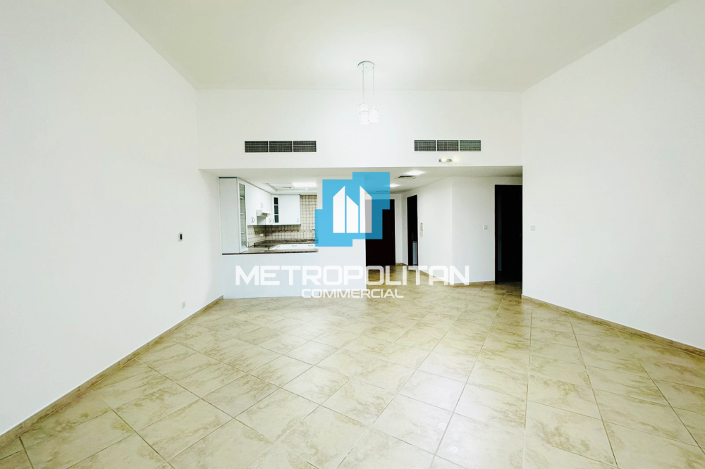 Der größere Grundriss mit zusätzlichem Zimmer und 2 Balkonen in Dubai - 120000Dh - Ref: 8173 foto 3