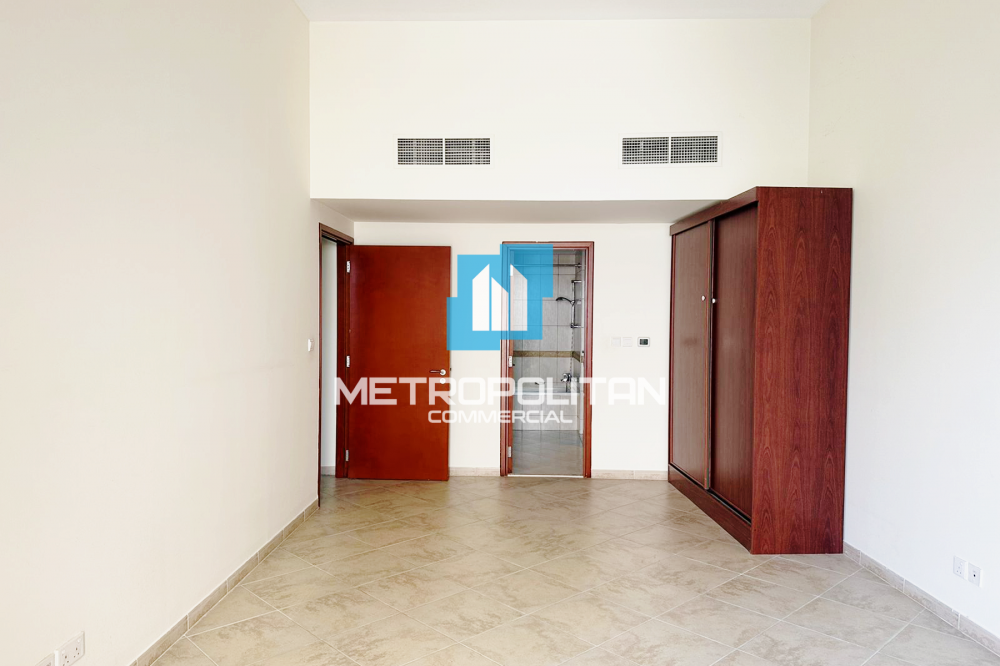 Der größere Grundriss mit zusätzlichem Zimmer und 2 Balkonen in Dubai - 120000Dh - Ref: 8173 foto 6