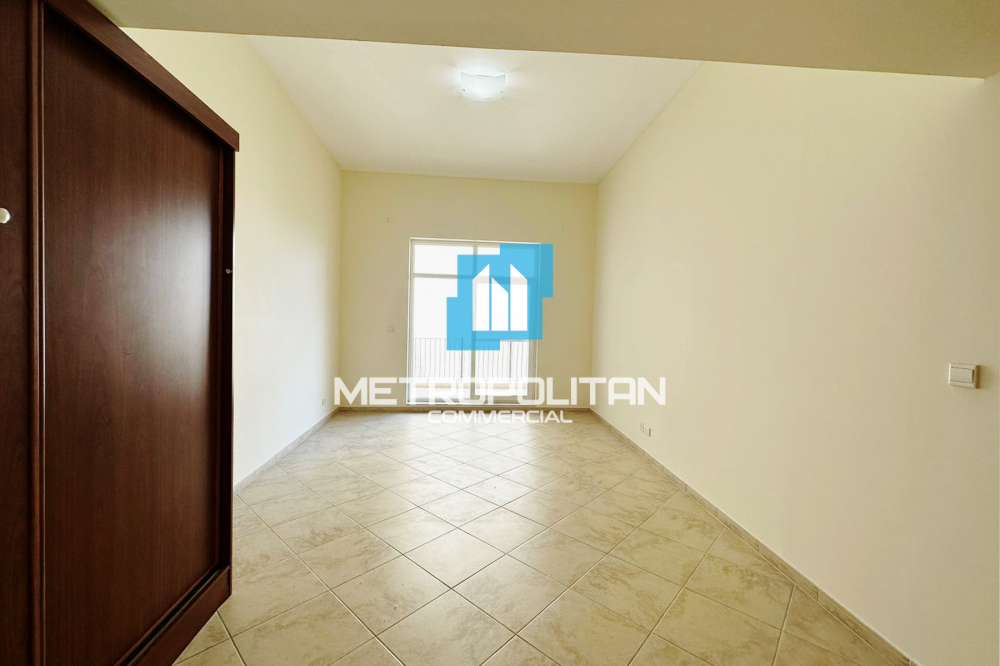 Der größere Grundriss mit zusätzlichem Zimmer und 2 Balkonen in Dubai - 120000Dh - Ref: 8173 foto 8