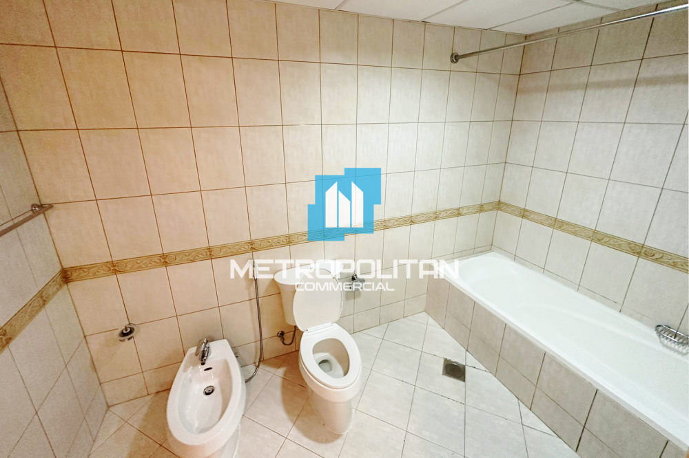 Der größere Grundriss mit zusätzlichem Zimmer und 2 Balkonen in Dubai - 120000Dh - Ref: 8173 foto 10
