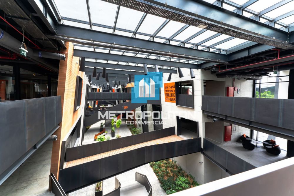 Изысканный многоэтажный ресторан с кухней в Дубае - 1625143Dh - Ref: 8233 фото 1