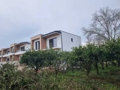 Cottage in Ulcinj, Montenegro for 230 000€ (ID:59004)