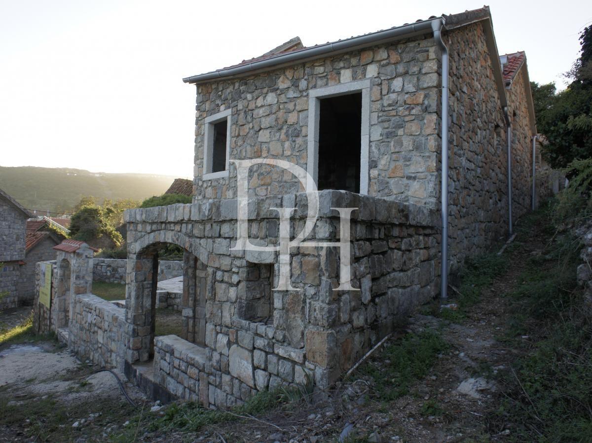 House / Villa, Montenegro, Tivat C., Tivat, 535 000 € photo 2