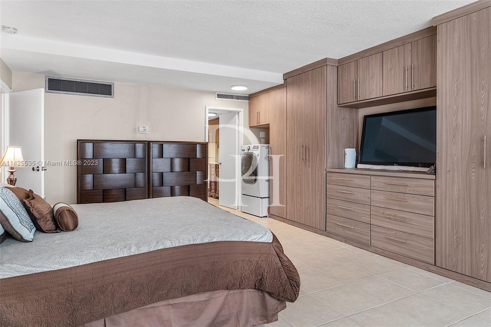 Apartments, USA, Florida, Miami, 749 000 $ photo 24