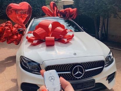A gift bow for the car (ID:8735)