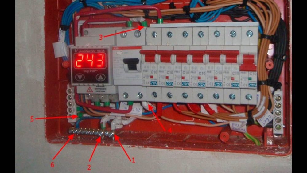 Установка автоматов в электрощитке в Дубае - Ref: 8754 фото 1