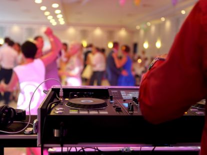 DJ Dj for the wedding (ID:8777)