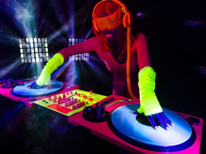 DJ for the anniversary (ID:8779)
