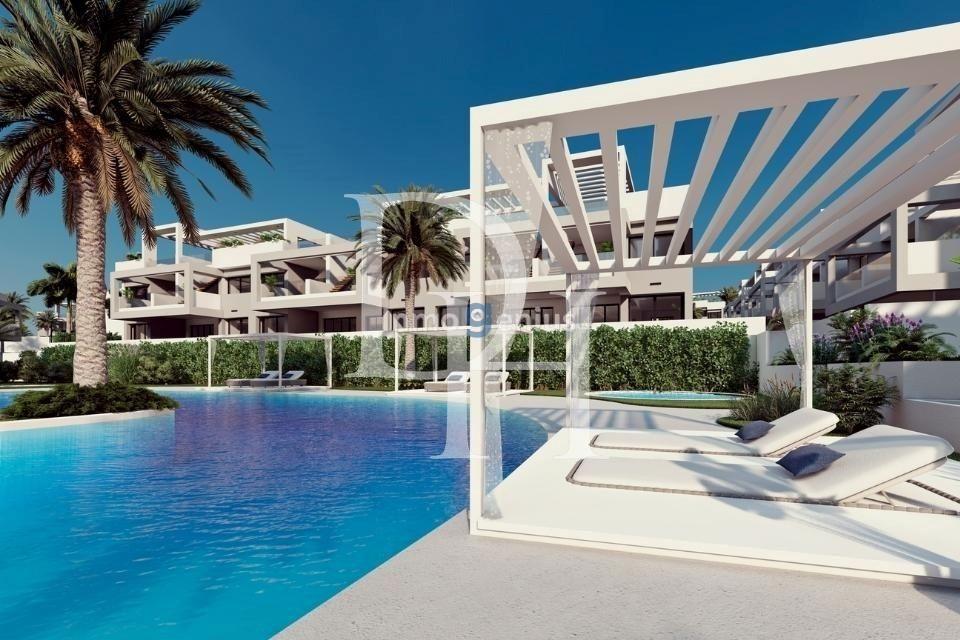 House / Townhouse, Spain, Valencia region, Torrevieja, 219 900 € photo 2