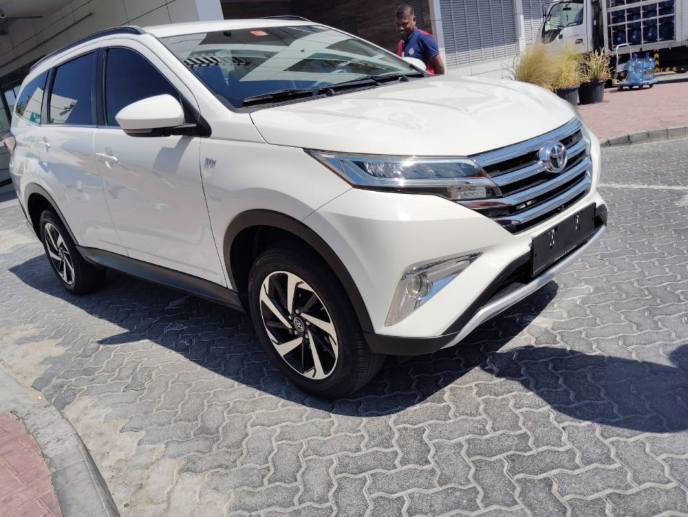 Автомобиль от владельца Toyota rush EX gcc в Дубае - 50000Dh - Ref: 9000 фото 1