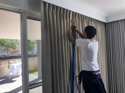 Dry cleaning of roller blinds (ID:9062)