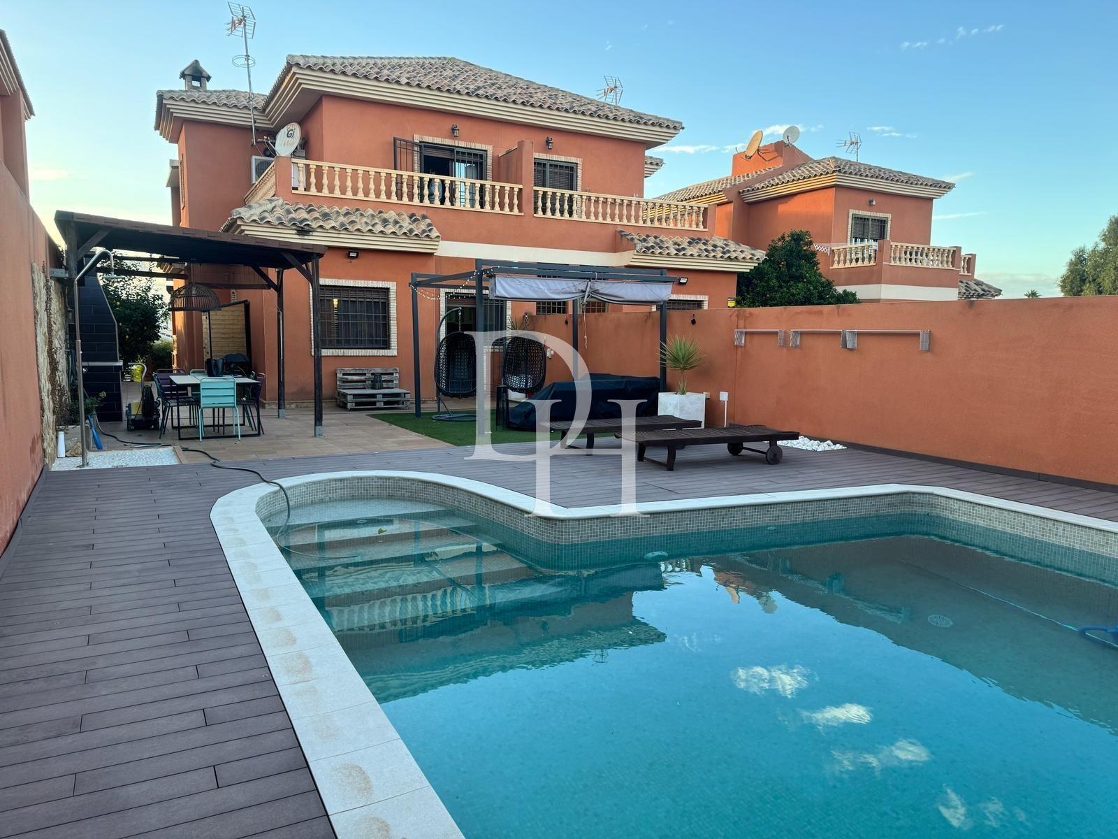 Дом / Вилла, Испания, регион Валенсия, Торревьеха, 369 000 € фото 1