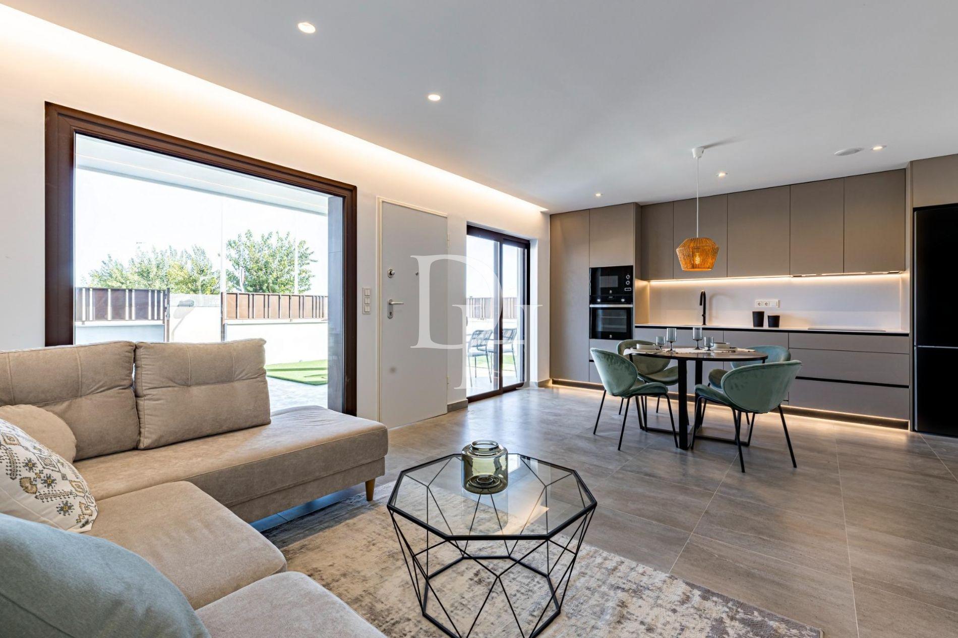 Дом / Таунхаус, Испания, регион Валенсия, Торревьеха, 244 900 € фото 8