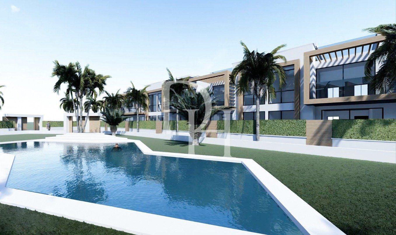 Дом / Таунхаус, Испания, регион Валенсия, Торревьеха, 246 500 € фото 4