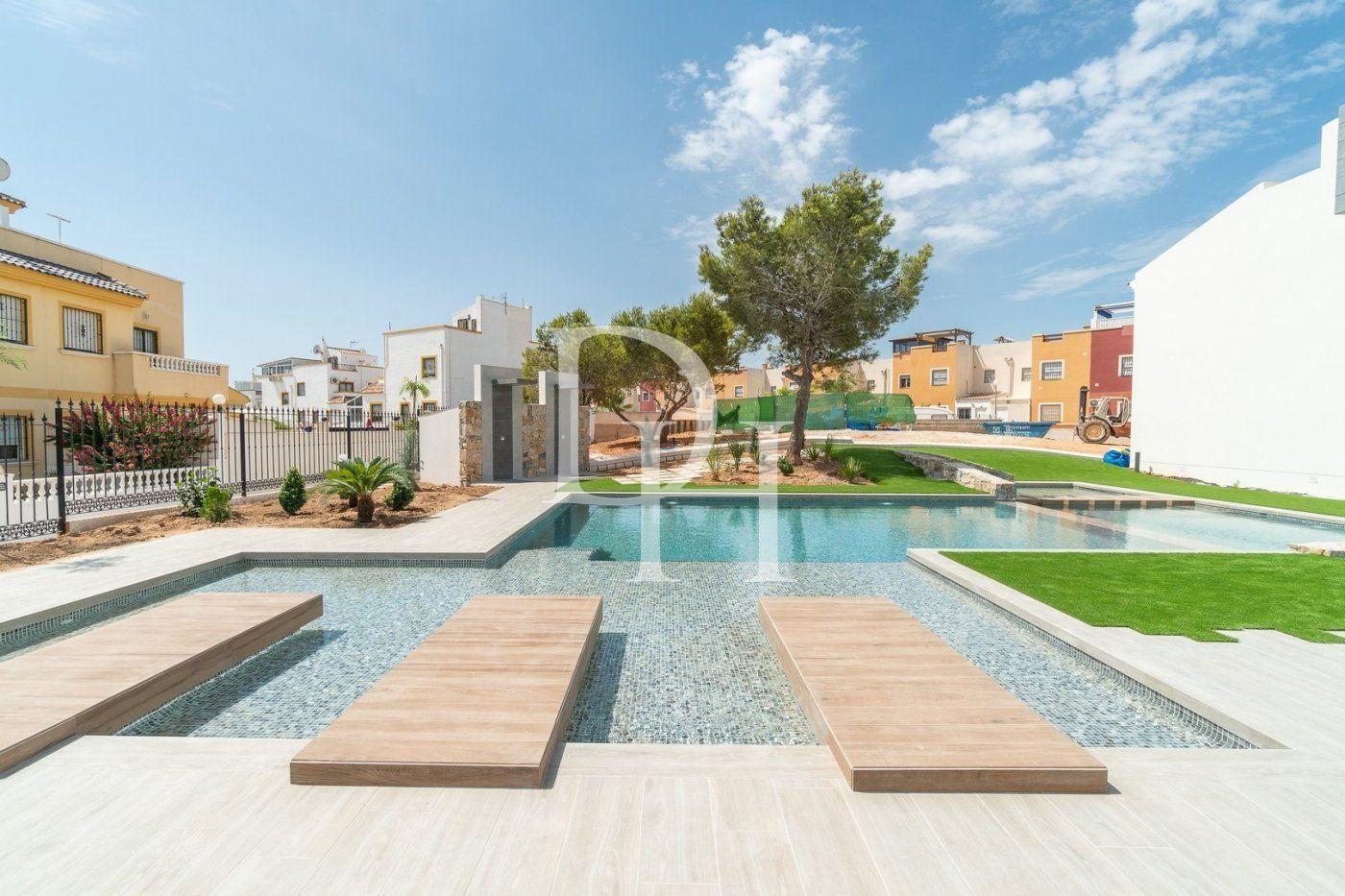 Дом / Таунхаус, Испания, регион Валенсия, Торревьеха, 295 000 € фото 2