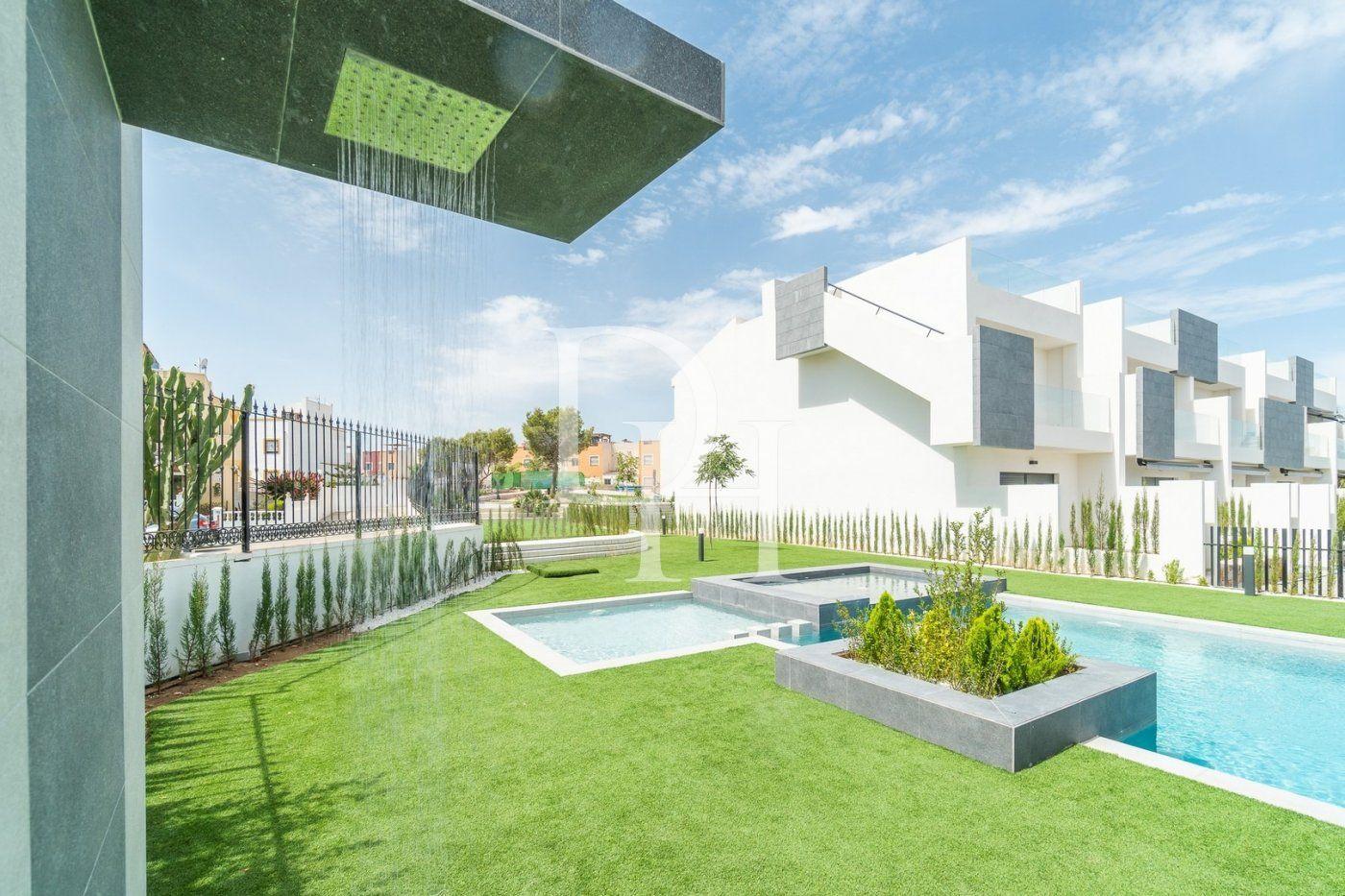 Дом / Таунхаус, Испания, регион Валенсия, Торревьеха, 295 000 € фото 3