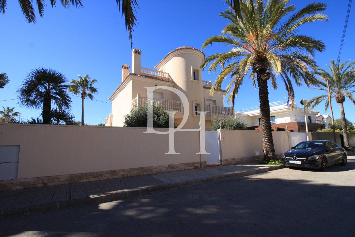 Дом / Вилла, Испания, регион Валенсия, Торревьеха, 990 000 € фото 1