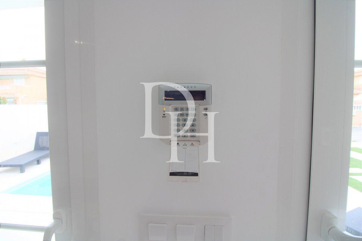 Дом / Таунхаус, Испания, регион Валенсия, Торревьеха, 349 900 € фото 10