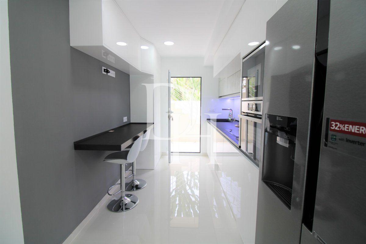 Дом / Таунхаус, Испания, регион Валенсия, Торревьеха, 349 900 € фото 12