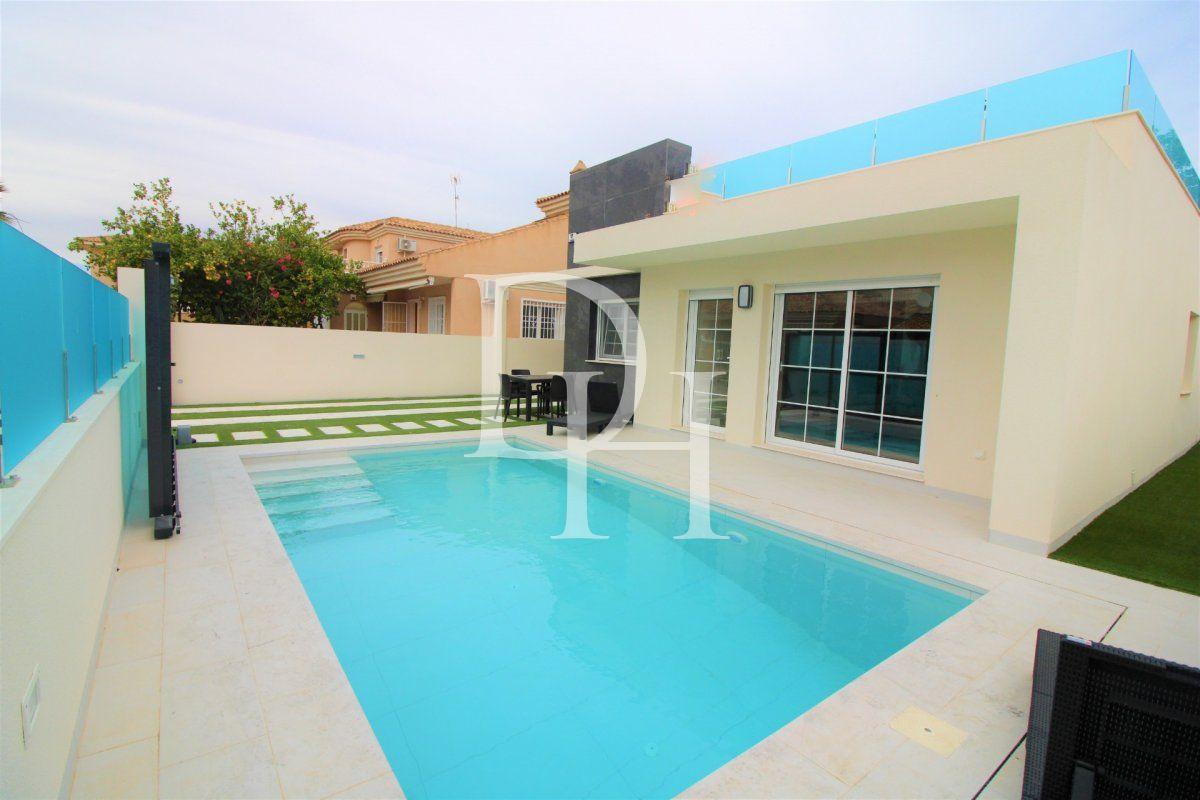 Дом / Таунхаус, Испания, регион Валенсия, Торревьеха, 349 900 € фото 5