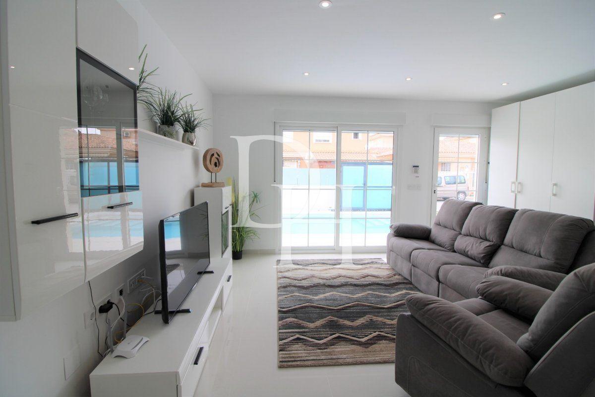 Дом / Таунхаус, Испания, регион Валенсия, Торревьеха, 349 900 € фото 9