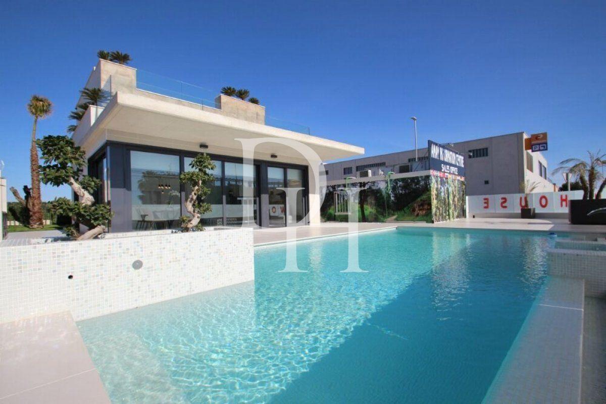 Дом / Вилла, Испания, регион Валенсия, Торревьеха, 749 000 € фото 1