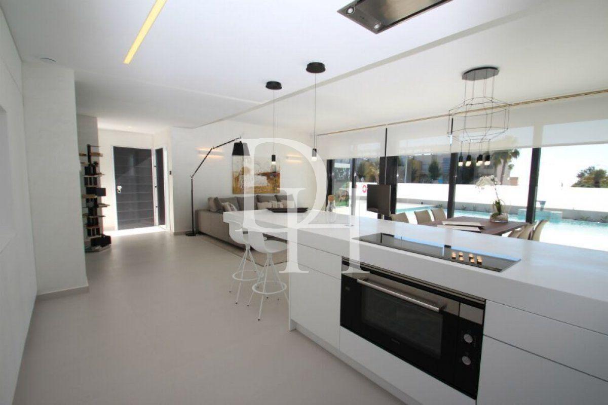 Дом / Вилла, Испания, регион Валенсия, Торревьеха, 749 000 € фото 2
