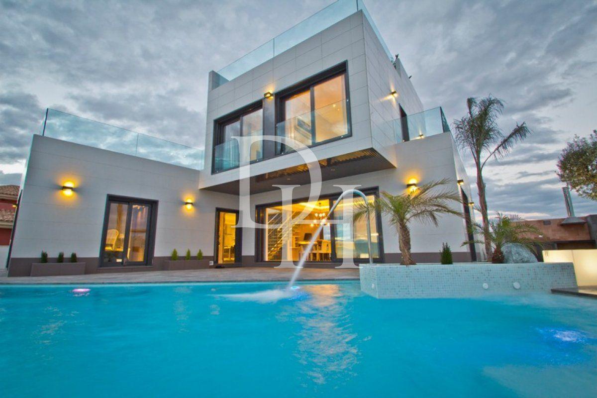 Дом / Вилла, Испания, регион Валенсия, Торревьеха, 749 000 € фото 1