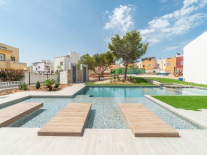 Дом / Таунхаус, Испания, регион Валенсия, Торревьеха, 295 000 € фото 2