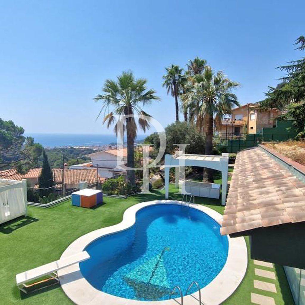 House / Villa, Spain, Catalonia, Lloret de Mar, 1 100 000 € photo 1