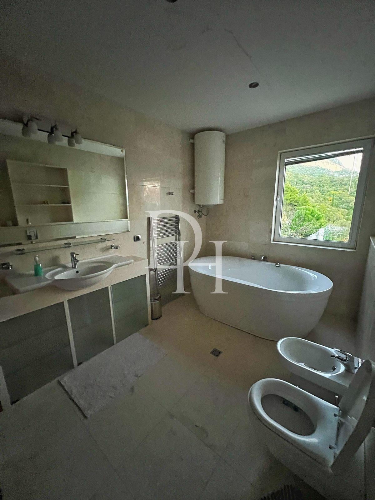Коммерческая, Черногория, О. Херцег-Нови, Герцег-Нови, 1 500 000 € фото 13